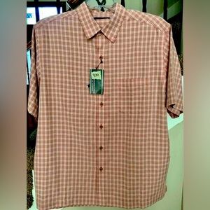 Men’s NWT Size XL Short Sleeve Shirt. #939